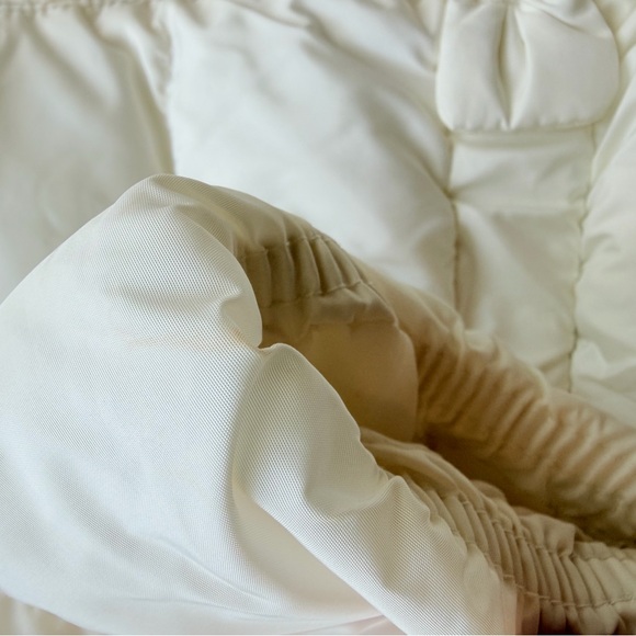 Baby GAP Off-White Hooded Puffer Jacket with Bow 0-6 months - Picture 2 of 11